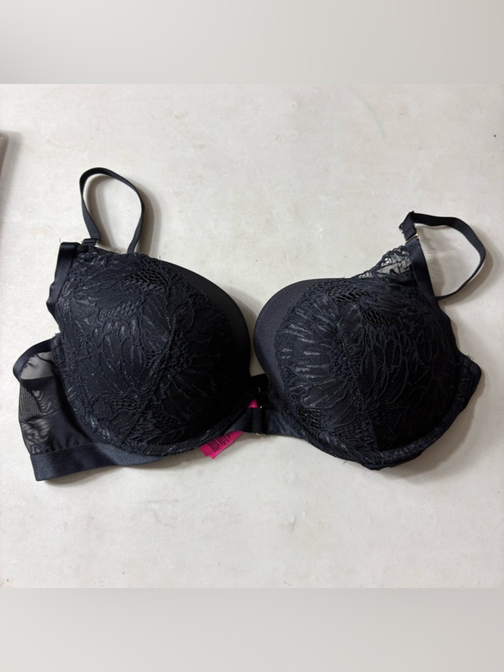 La senza Beyond Sexy Classic Plunge Bra Size 38C black lace adjustable